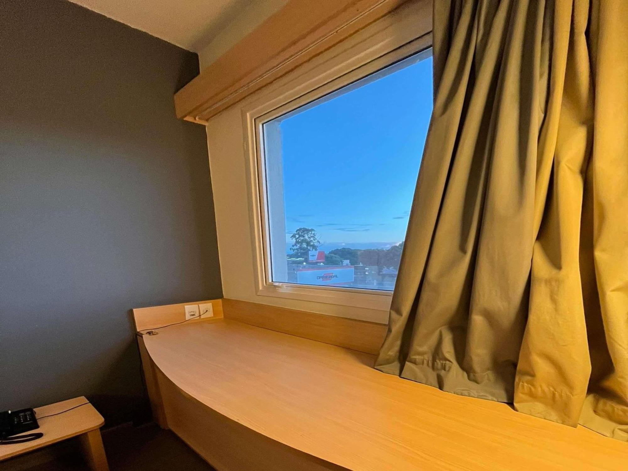 ホテル Ibis Catalão エクステリア 写真