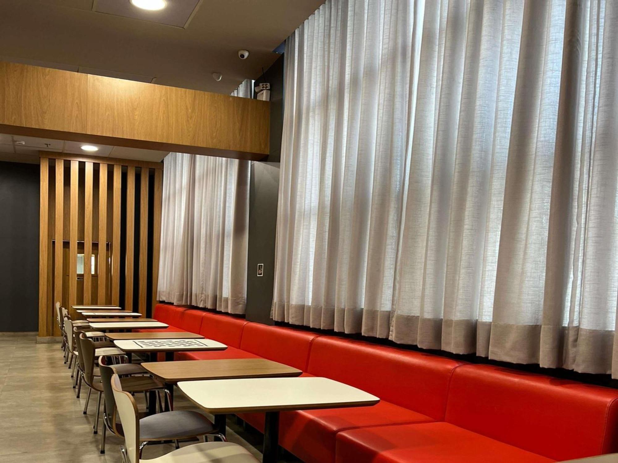 ホテル Ibis Catalão エクステリア 写真