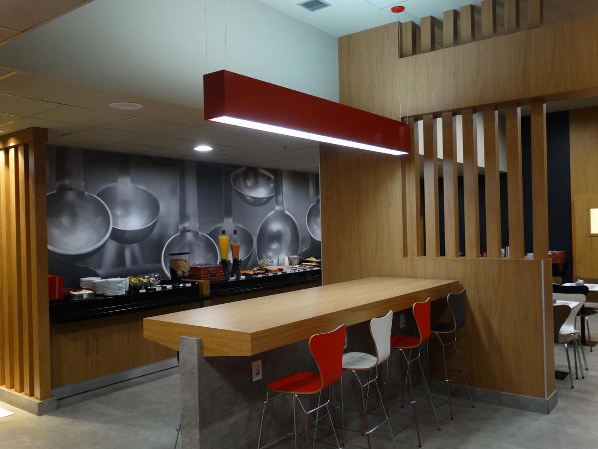 ホテル Ibis Catalão エクステリア 写真
